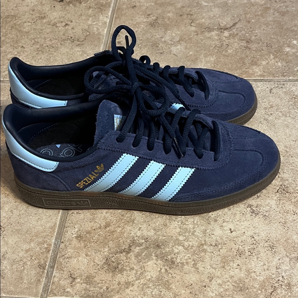 Adidas Women’s Navy Blue Sneakers